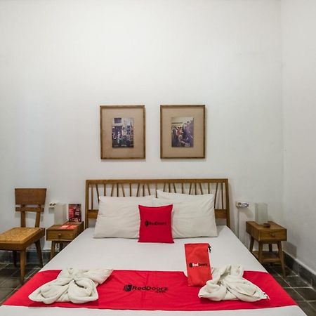 Reddoorz Hostel @ Kotagede ジョグジャカルタ エクステリア 写真