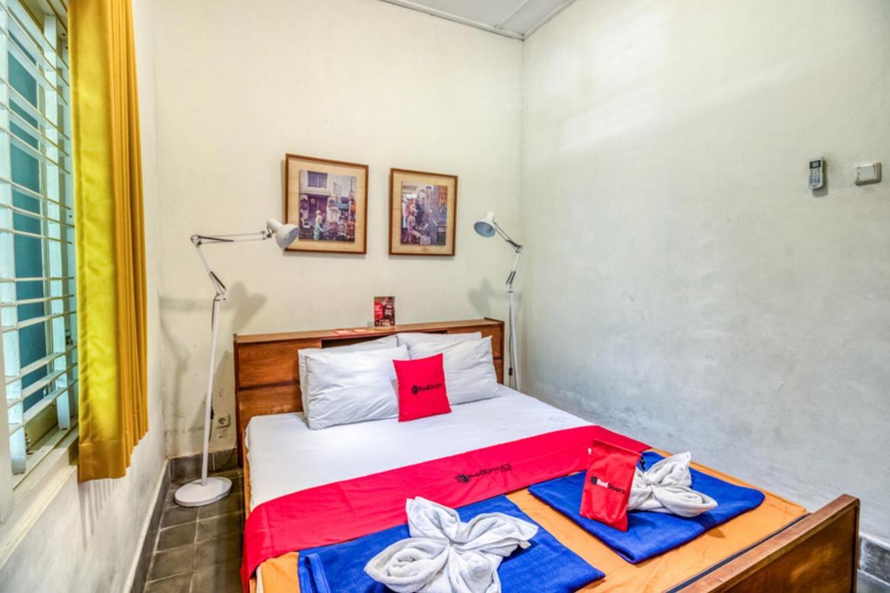 Reddoorz Hostel @ Kotagede ジョグジャカルタ エクステリア 写真