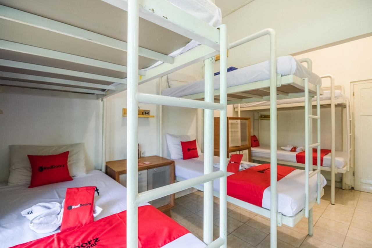 Reddoorz Hostel @ Kotagede ジョグジャカルタ エクステリア 写真